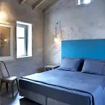 Villa To Throni *
