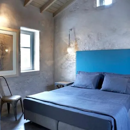 Villa To Throni *