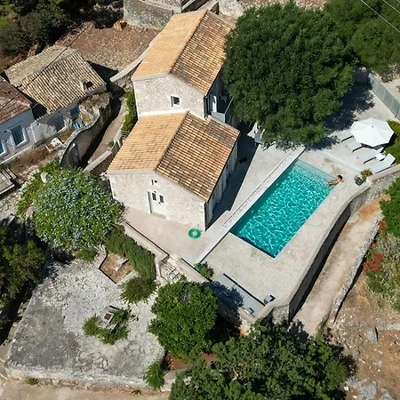 Вилла To Throni